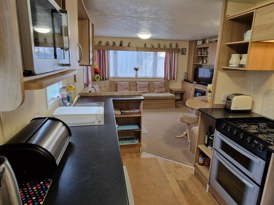 Homely 3 Bed Van @ Weymouth Bay Экстерьер фото