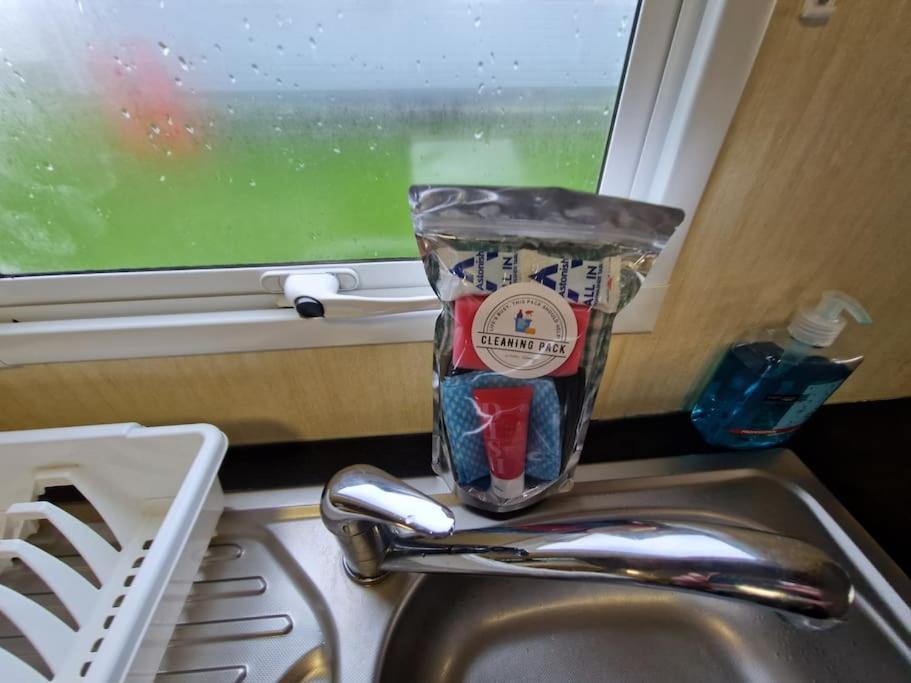 Homely 3 Bed Van @ Weymouth Bay Экстерьер фото